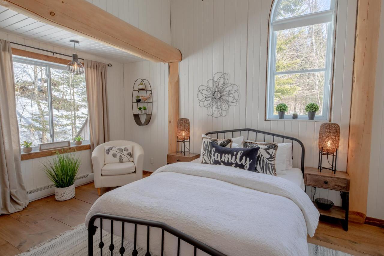 Breathtaking Log House With Hottub - Winter Paradise In Tremblant Chalet